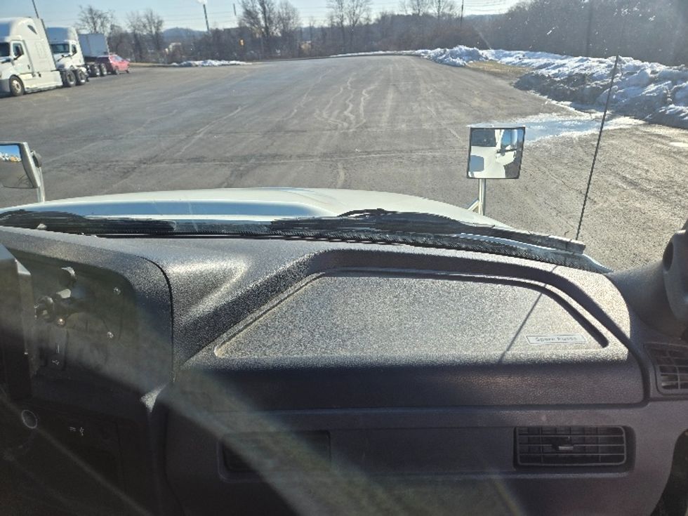 Medium Duty Box Truck-Light and Medium Duty Trucks-International-2020-MV607-White Deer-PA-97,097\n\t\tmiles-$ 55,000 - Image 21