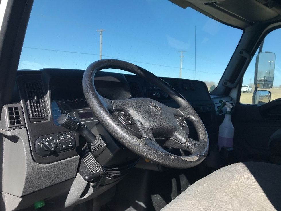 Medium Duty Box Truck-Light and Medium Duty Trucks-International-2020-MV607-Wichita-KS-106,929\n\t\tmiles-$ 59,250 - Image 17