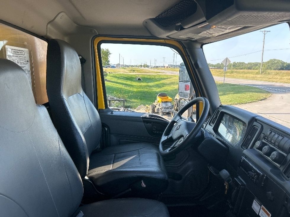 Medium Duty Box Truck-Light and Medium Duty Trucks-International-2020-MV607-Wichita-KS-115,506\n\t\tmiles-$ 53,750 - Image 22