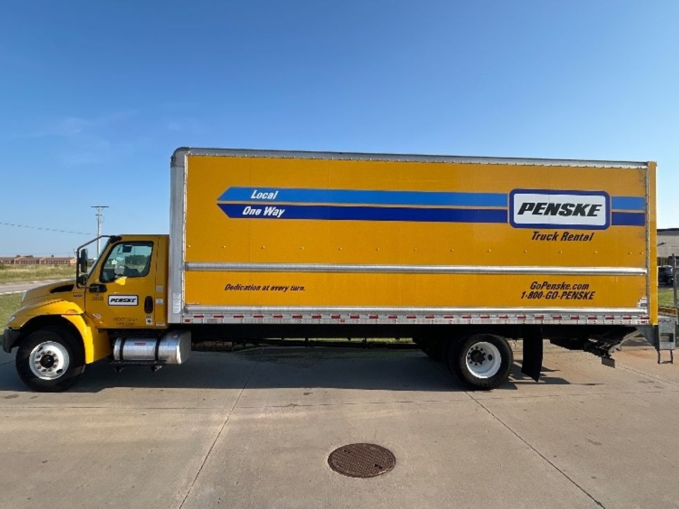 Medium Duty Box Truck-Light and Medium Duty Trucks-International-2020-MV607-Wichita-KS-115,506\n\t\tmiles-$ 53,750 - Image 4