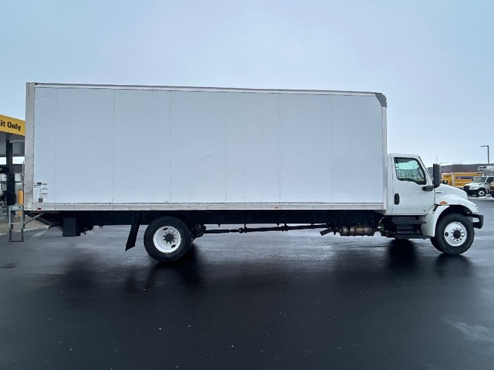 Medium Duty Box Truck-Light and Medium Duty Trucks-International-2020-MV607-Windsor-WI-103,620\n\t\tmiles-$ 60,250 - Image 15