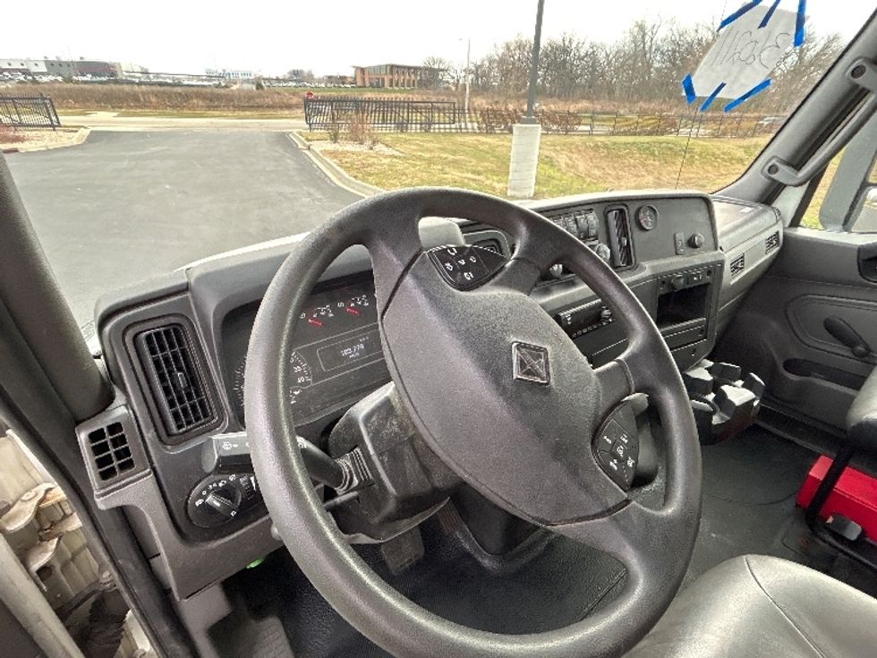 Medium Duty Box Truck-Light and Medium Duty Trucks-International-2020-MV607-Windsor-WI-103,620\n\t\tmiles-$ 60,250 - Image 17