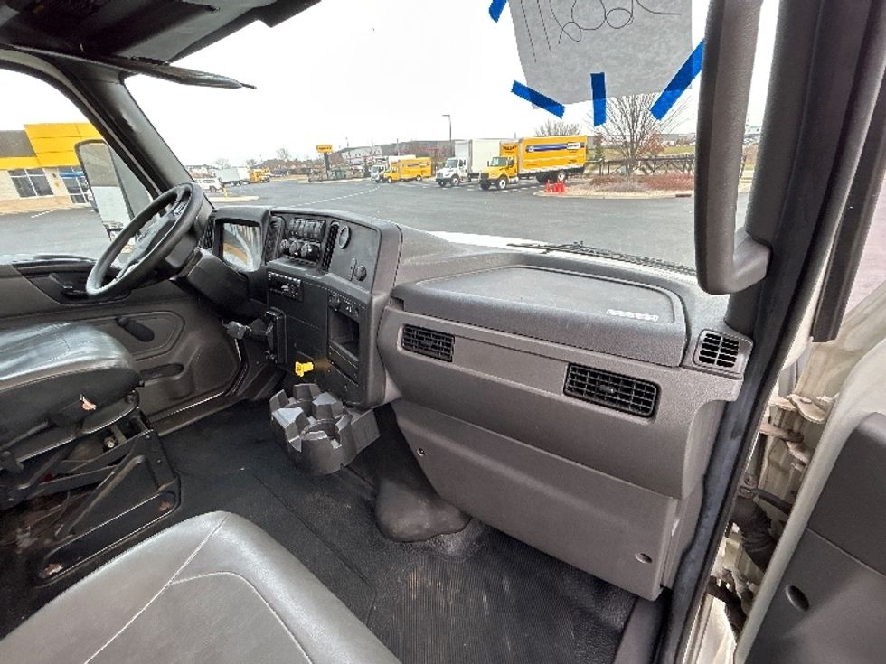 Medium Duty Box Truck-Light and Medium Duty Trucks-International-2020-MV607-Windsor-WI-103,620\n\t\tmiles-$ 60,250 - Image 21