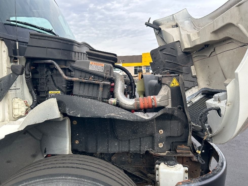 Medium Duty Box Truck-Light and Medium Duty Trucks-International-2020-MV607-Windsor-WI-103,620\n\t\tmiles-$ 60,250 - Image 23