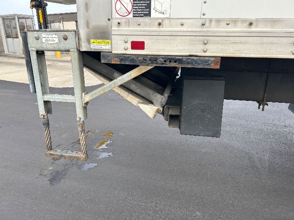 Medium Duty Box Truck-Light and Medium Duty Trucks-International-2020-MV607-Windsor-WI-103,620\n\t\tmiles-$ 60,250 - Image 28