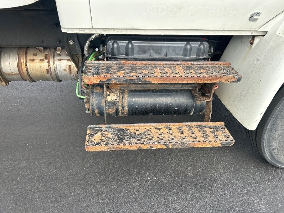 Medium Duty Box Truck-Light and Medium Duty Trucks-International-2020-MV607-Windsor-WI-103,620\n\t\tmiles-$ 60,250 - Image 29