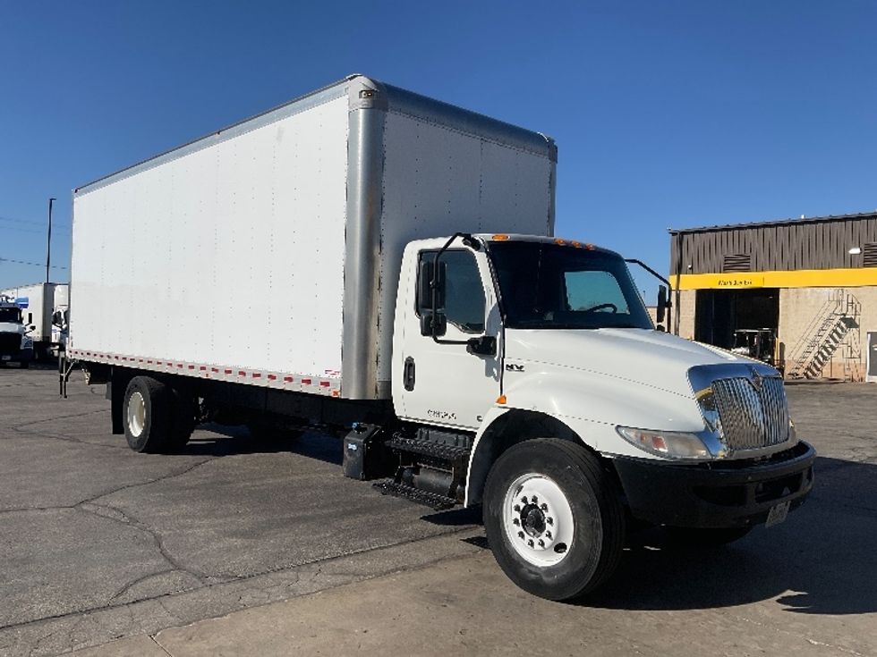Medium Duty Box Truck-Light and Medium Duty Trucks-International-2020-MV607-Windsor-WI-234,837\n\t\tmiles-$ 40,750 - Image 1