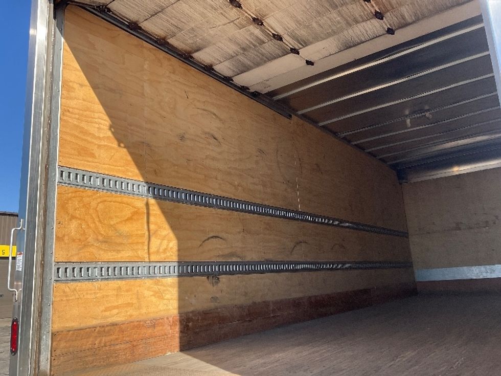 Medium Duty Box Truck-Light and Medium Duty Trucks-International-2020-MV607-Windsor-WI-234,837\n\t\tmiles-$ 40,750 - Image 11