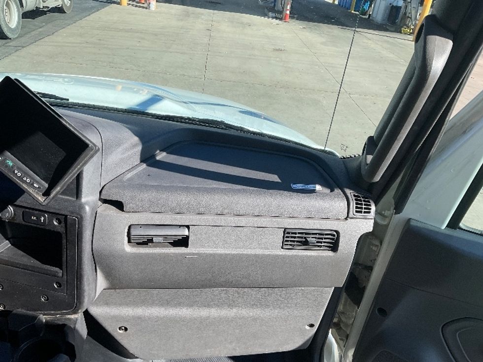 Medium Duty Box Truck-Light and Medium Duty Trucks-International-2020-MV607-Windsor-WI-234,837\n\t\tmiles-$ 40,750 - Image 21