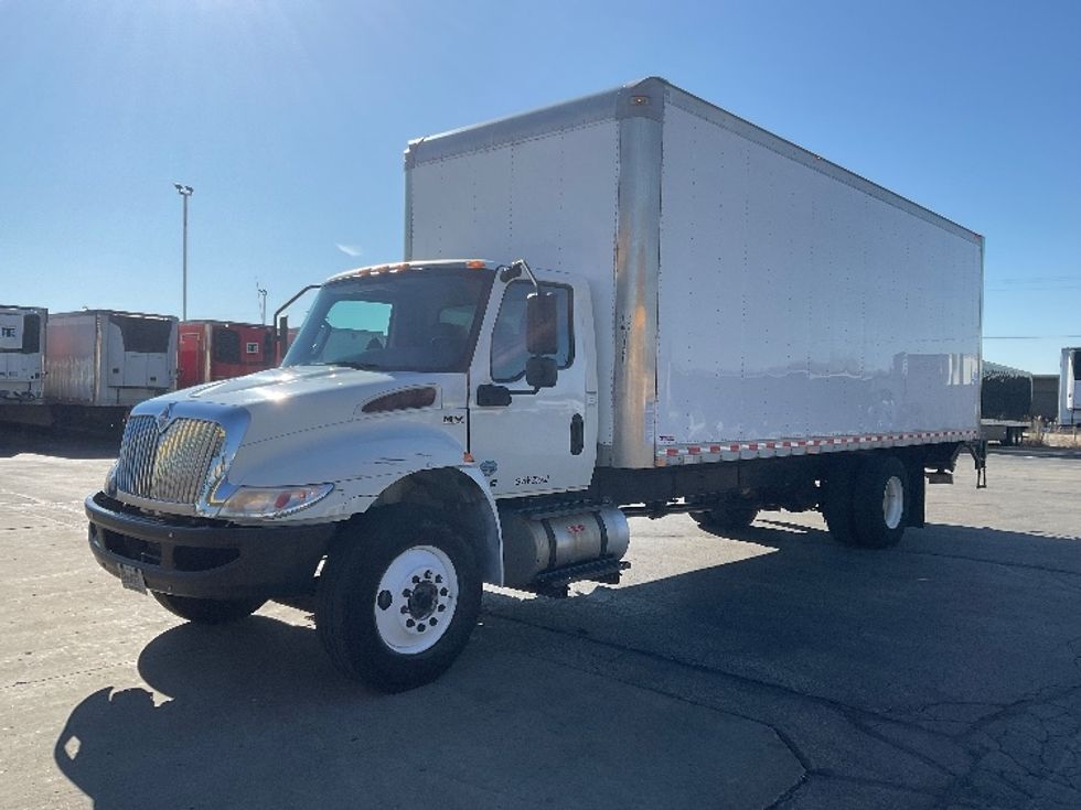 Medium Duty Box Truck-Light and Medium Duty Trucks-International-2020-MV607-Windsor-WI-234,837\n\t\tmiles-$ 40,750 - Image 3