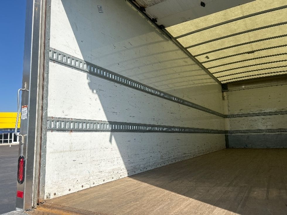 Medium Duty Box Truck-Light and Medium Duty Trucks-International-2020-MV607-Windsor-WI-84,396\n\t\tmiles-$ 69,250 - Image 11
