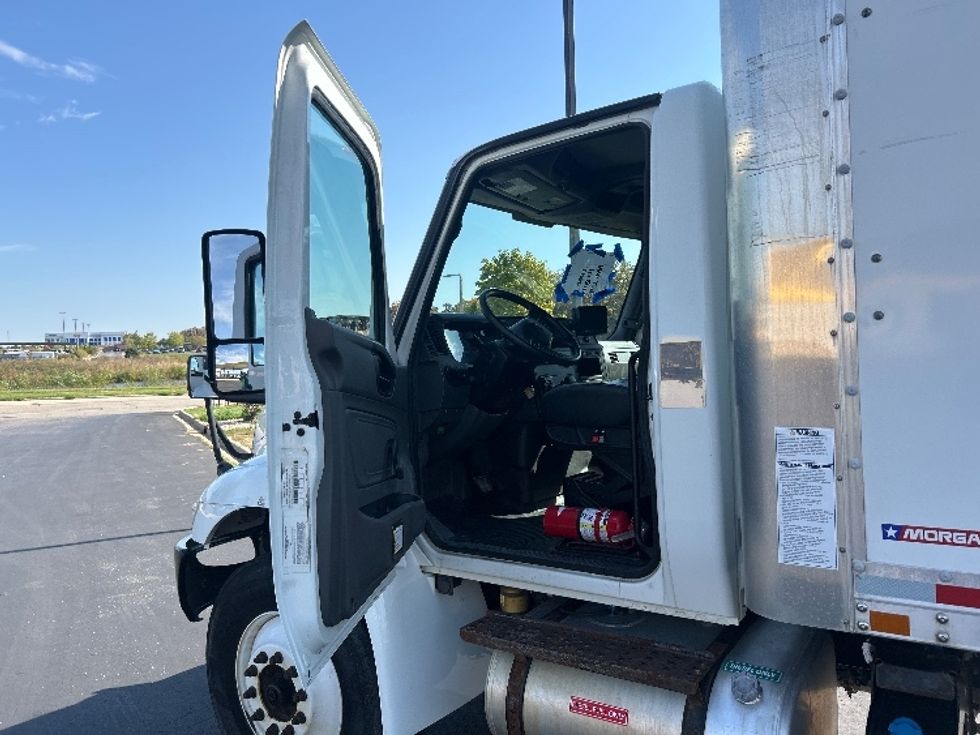 Medium Duty Box Truck-Light and Medium Duty Trucks-International-2020-MV607-Windsor-WI-84,396\n\t\tmiles-$ 69,250 - Image 16