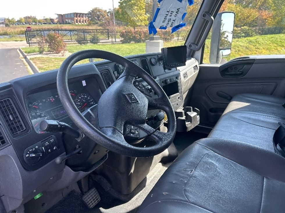 Medium Duty Box Truck-Light and Medium Duty Trucks-International-2020-MV607-Windsor-WI-84,396\n\t\tmiles-$ 69,250 - Image 17