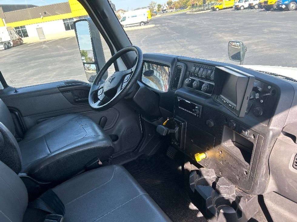 Medium Duty Box Truck-Light and Medium Duty Trucks-International-2020-MV607-Windsor-WI-84,396\n\t\tmiles-$ 69,250 - Image 22