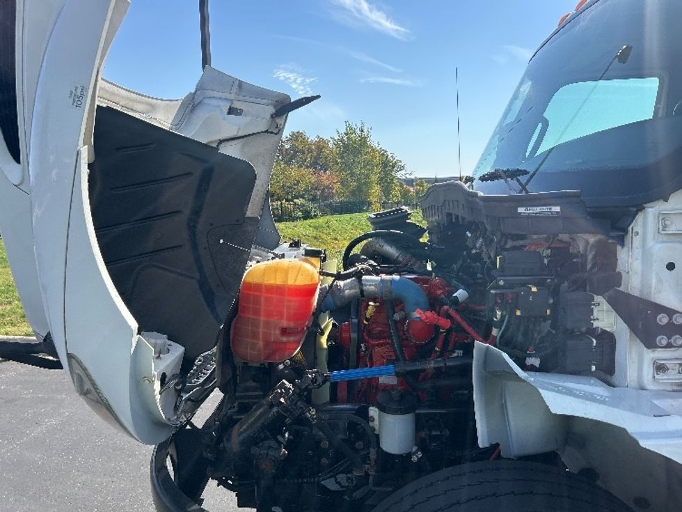 Medium Duty Box Truck-Light and Medium Duty Trucks-International-2020-MV607-Windsor-WI-84,396\n\t\tmiles-$ 69,250 - Image 24
