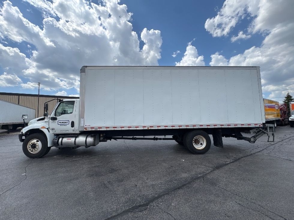 Medium Duty Box Truck-Light and Medium Duty Trucks-International-2020-MV607-Windsor-WI-95,128\n\t\tmiles-$ 56,250 - Image 15