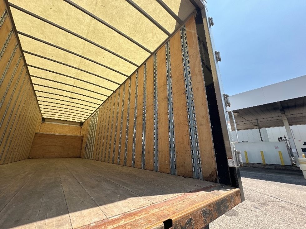 Medium Duty Box Truck-Light and Medium Duty Trucks-International-2020-MV607-Wixom-MI-101,295\n\t\tmiles-$ 60,000 - Image 11