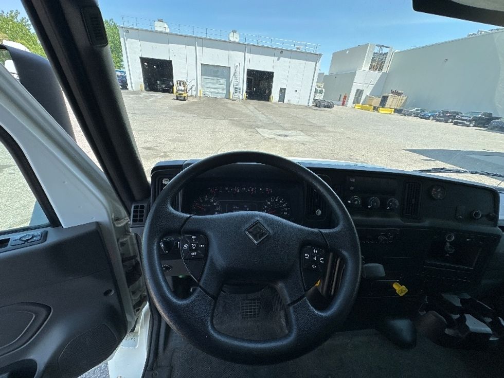 Medium Duty Box Truck-Light and Medium Duty Trucks-International-2020-MV607-Wixom-MI-101,295\n\t\tmiles-$ 60,000 - Image 17