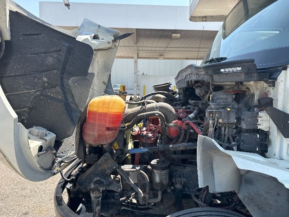 Medium Duty Box Truck-Light and Medium Duty Trucks-International-2020-MV607-Wixom-MI-101,295\n\t\tmiles-$ 60,000 - Image 23