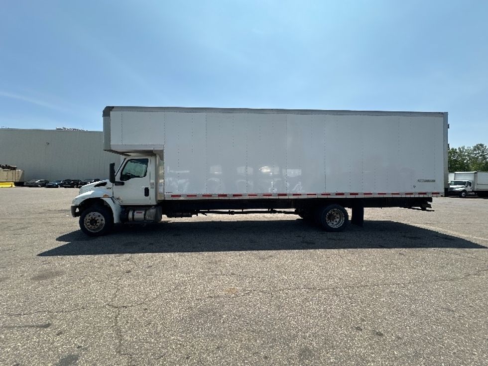 Medium Duty Box Truck-Light and Medium Duty Trucks-International-2020-MV607-Wixom-MI-101,295\n\t\tmiles-$ 60,000 - Image 4