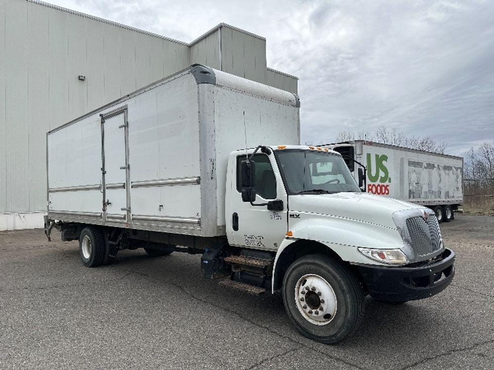 Medium Duty Box Truck-Light and Medium Duty Trucks-International-2020-MV607-Wixom-MI-169,337\n\t\tmiles-$ 46,750 - Image 1