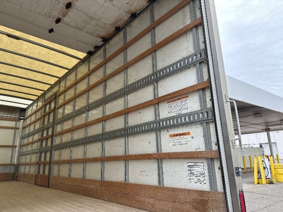 Medium Duty Box Truck-Light and Medium Duty Trucks-International-2020-MV607-Wixom-MI-169,337\n\t\tmiles-$ 46,750 - Image 12