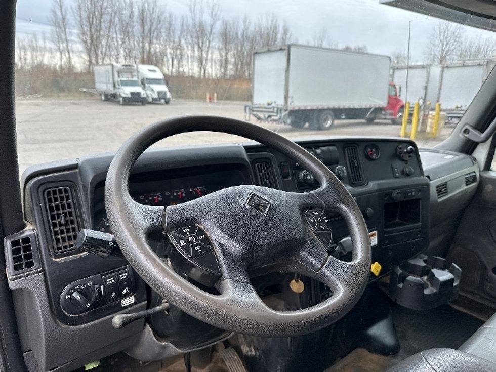 Medium Duty Box Truck-Light and Medium Duty Trucks-International-2020-MV607-Wixom-MI-169,337\n\t\tmiles-$ 46,750 - Image 17