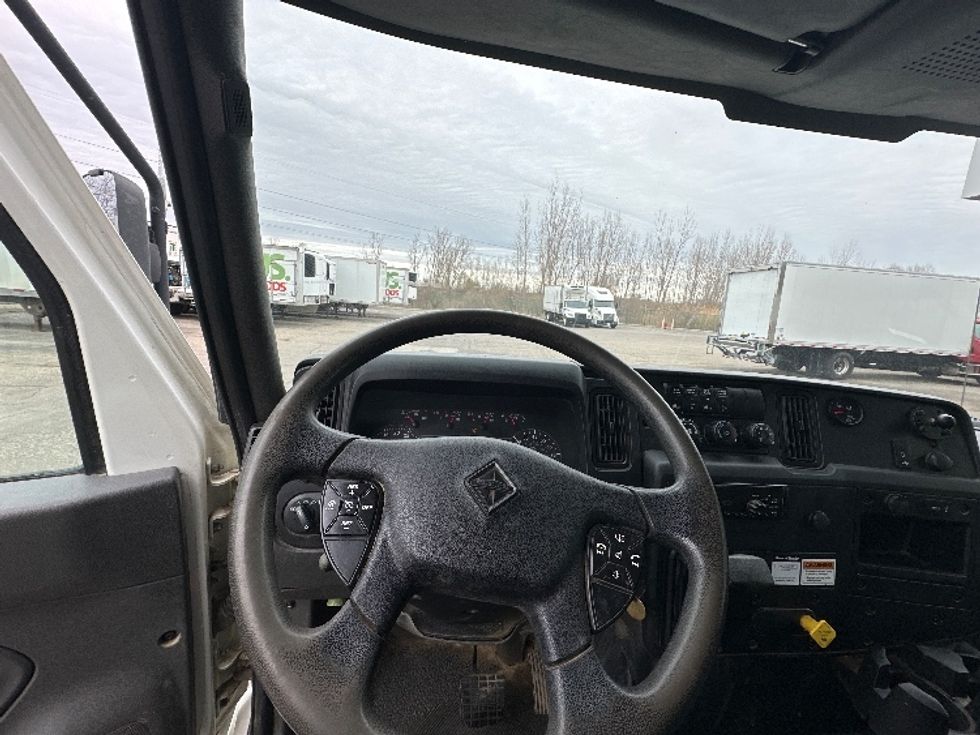 Medium Duty Box Truck-Light and Medium Duty Trucks-International-2020-MV607-Wixom-MI-169,337\n\t\tmiles-$ 46,750 - Image 18
