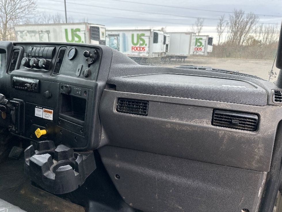 Medium Duty Box Truck-Light and Medium Duty Trucks-International-2020-MV607-Wixom-MI-169,337\n\t\tmiles-$ 46,750 - Image 21