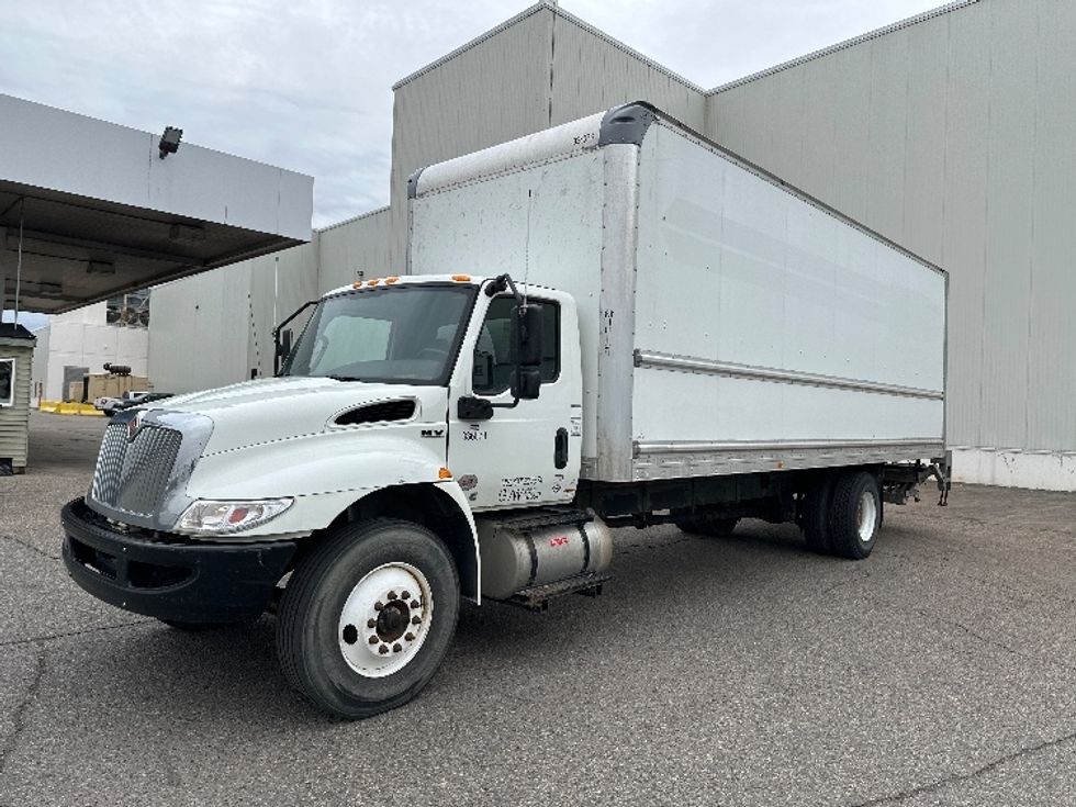 Medium Duty Box Truck-Light and Medium Duty Trucks-International-2020-MV607-Wixom-MI-169,337\n\t\tmiles-$ 46,750 - Image 3
