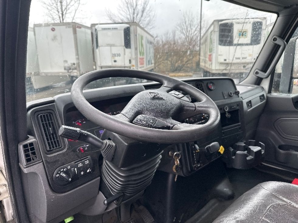 Medium Duty Box Truck-Light and Medium Duty Trucks-International-2020-MV607-Wixom-MI-237,549\n\t\tmiles-$ 27,750 - Image 16