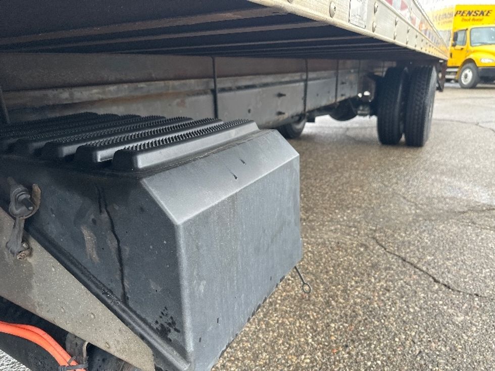 Medium Duty Box Truck-Light and Medium Duty Trucks-International-2020-MV607-Wixom-MI-237,549\n\t\tmiles-$ 27,750 - Image 5