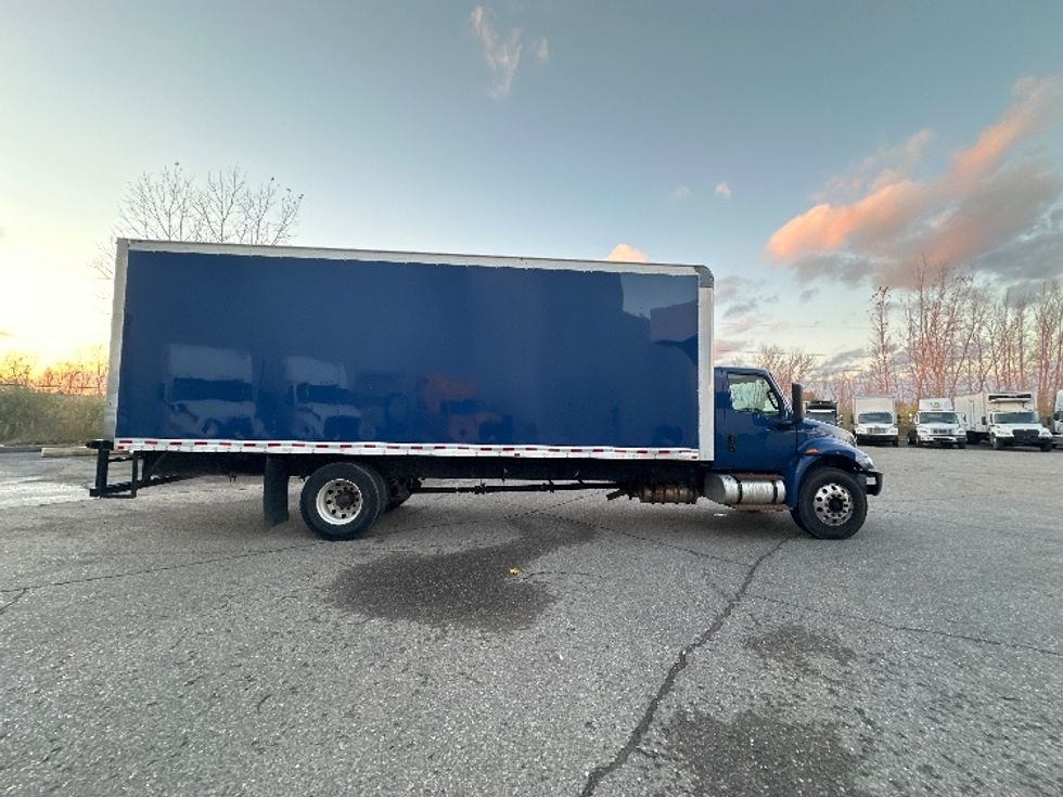 Medium Duty Box Truck-Light and Medium Duty Trucks-International-2020-MV607-Wixom-MI-287,889\n\t\tmiles-$ 28,000 - Image 14