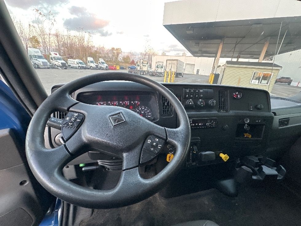 Medium Duty Box Truck-Light and Medium Duty Trucks-International-2020-MV607-Wixom-MI-287,889\n\t\tmiles-$ 28,000 - Image 17