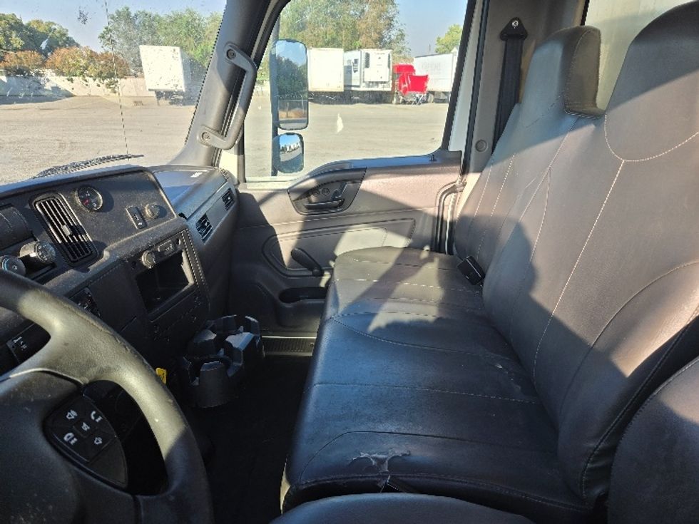 Medium Duty Box Truck-Light and Medium Duty Trucks-International-2020-MV607-Yakima-WA-258,717\n\t\tmiles-$ 31,500 - Image 18