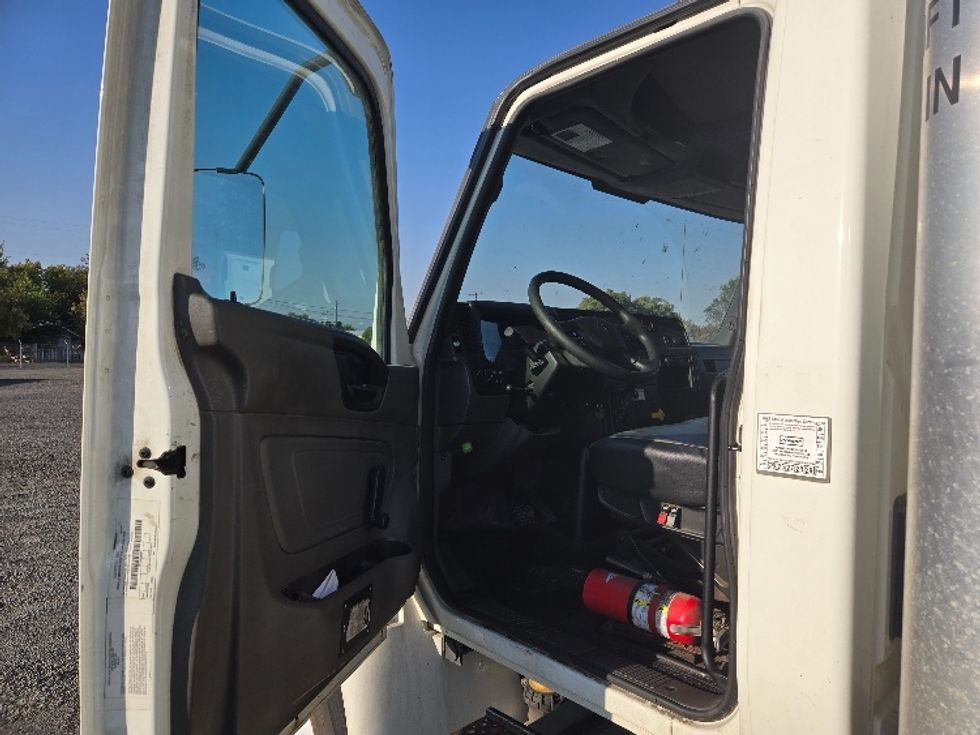 Medium Duty Box Truck-Light and Medium Duty Trucks-International-2020-MV607-Yakima-WA-258,717\n\t\tmiles-$ 31,500 - Image 19