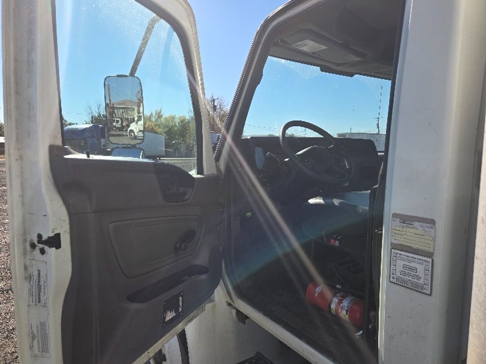Medium Duty Box Truck-Light and Medium Duty Trucks-International-2020-MV607-Yakima-WA-291,145\n\t\tmiles-$ 26,750 - Image 16