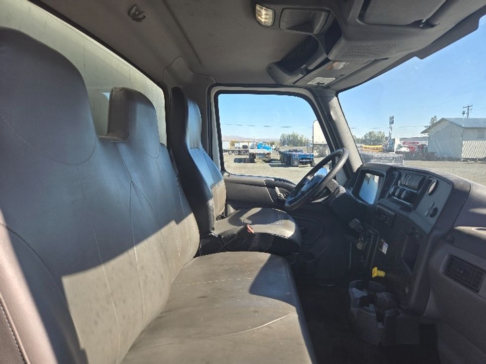 Medium Duty Box Truck-Light and Medium Duty Trucks-International-2020-MV607-Yakima-WA-291,145\n\t\tmiles-$ 26,750 - Image 22