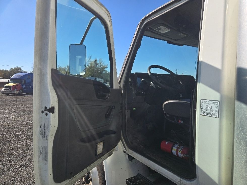 Medium Duty Box Truck-Light and Medium Duty Trucks-International-2020-MV607-Yakima-WA-310,011\n\t\tmiles-$ 23,250 - Image 15