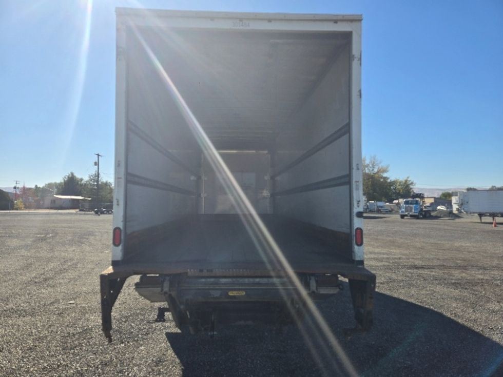 Medium Duty Box Truck-Light and Medium Duty Trucks-International-2020-MV607-Yakima-WA-310,011\n\t\tmiles-$ 23,250 - Image 8
