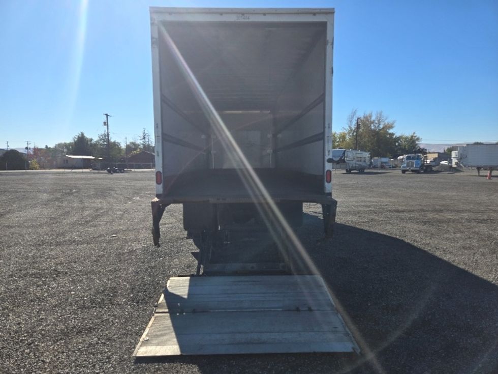 Medium Duty Box Truck-Light and Medium Duty Trucks-International-2020-MV607-Yakima-WA-310,011\n\t\tmiles-$ 23,250 - Image 9