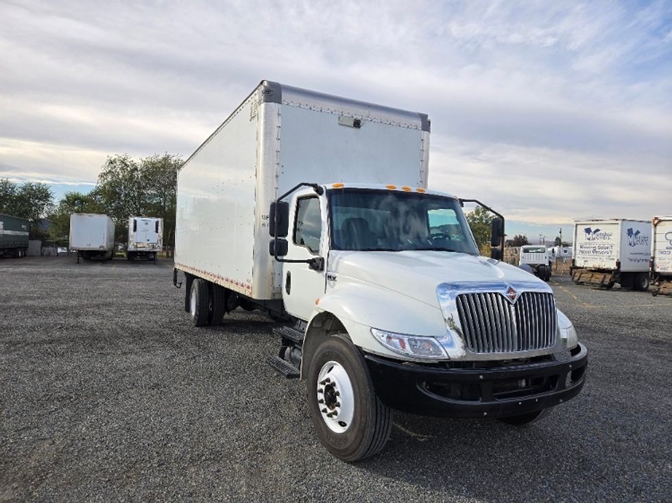 Medium Duty Box Truck-Light and Medium Duty Trucks-International-2020-MV607-Yakima-WA-329,880\n\t\tmiles-$ 21,750 - Image 1