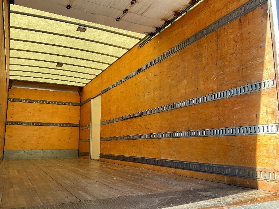 Medium Duty Box Truck-Light and Medium Duty Trucks-International-2020-MV607-Youngstown-OH-182,515\n\t\tmiles-$ 46,750 - Image 12