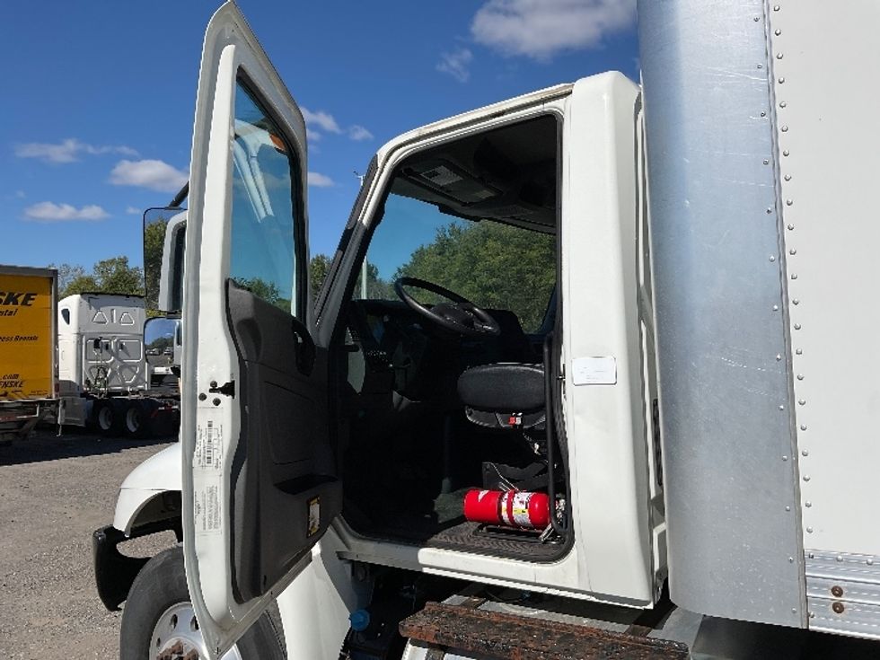 Medium Duty Box Truck-Light and Medium Duty Trucks-International-2020-MV607-Youngstown-OH-182,515\n\t\tmiles-$ 46,750 - Image 16