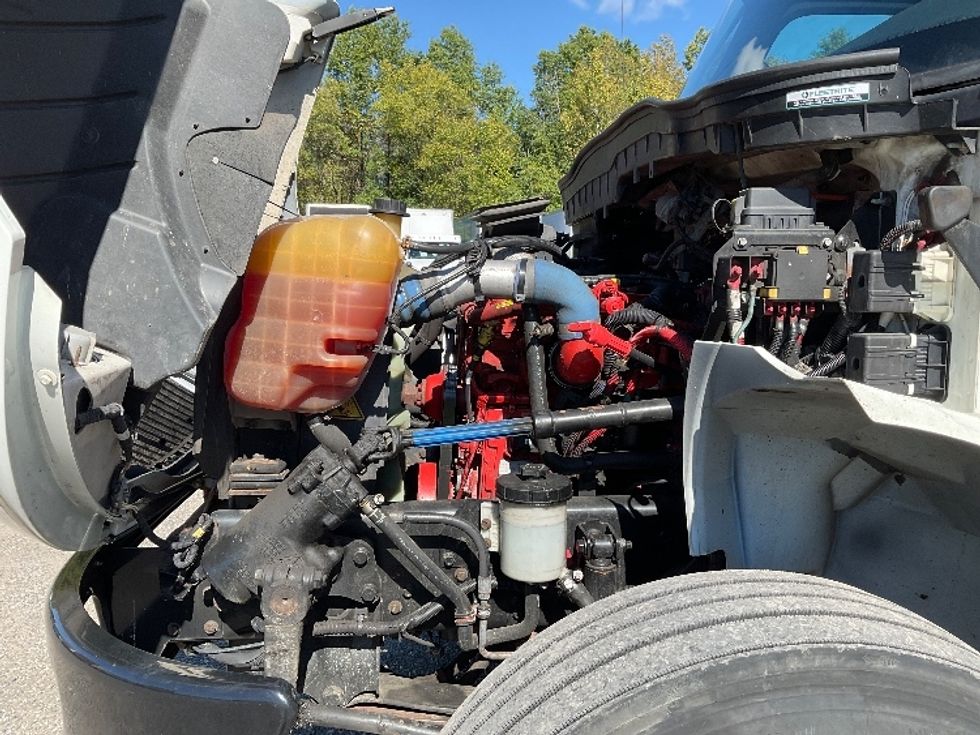 Medium Duty Box Truck-Light and Medium Duty Trucks-International-2020-MV607-Youngstown-OH-182,515\n\t\tmiles-$ 46,750 - Image 24