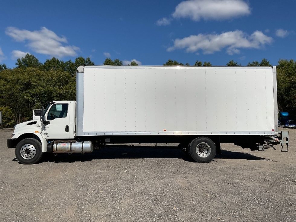 Medium Duty Box Truck-Light and Medium Duty Trucks-International-2020-MV607-Youngstown-OH-182,515\n\t\tmiles-$ 46,750 - Image 4