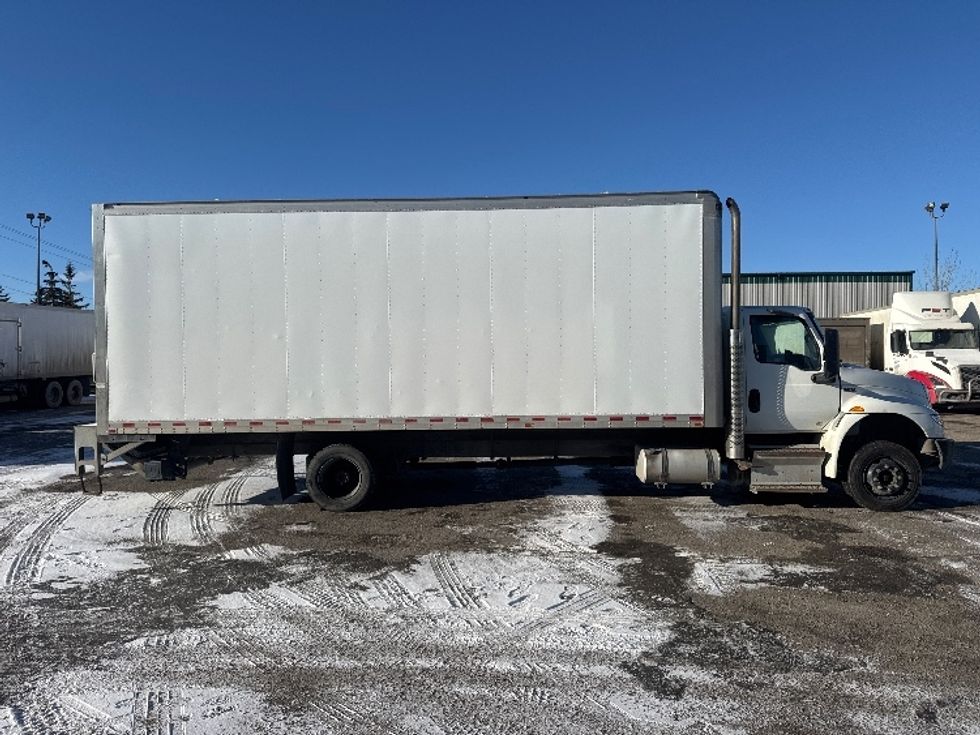 Medium Duty Box Truck-Light and Medium Duty Trucks-International-2020-MV607LP-Calgary-AB-86,782\n\t\tkm-$ 82,500 - Image 14