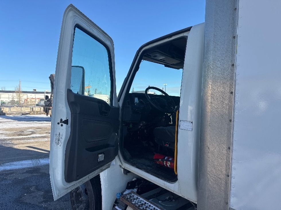 Medium Duty Box Truck-Light and Medium Duty Trucks-International-2020-MV607LP-Calgary-AB-86,782\n\t\tkm-$ 82,500 - Image 15