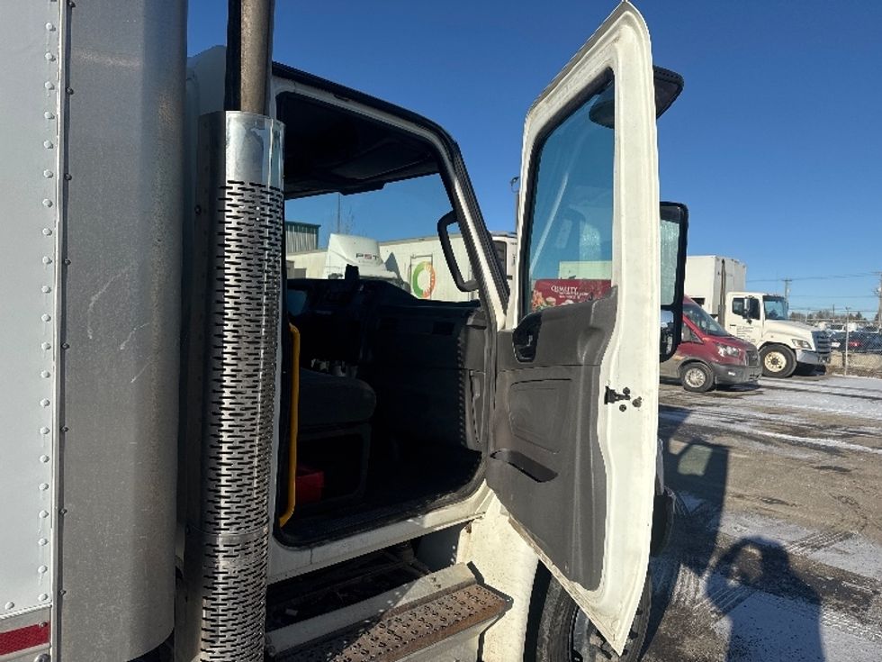 Medium Duty Box Truck-Light and Medium Duty Trucks-International-2020-MV607LP-Calgary-AB-86,782\n\t\tkm-$ 82,500 - Image 19