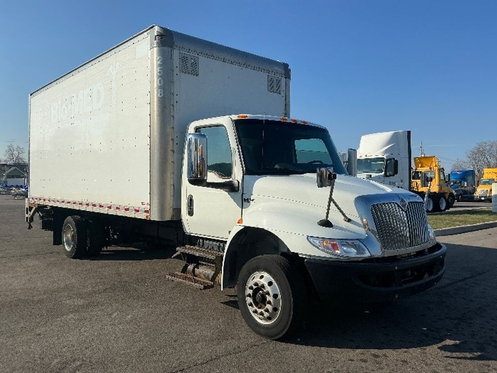 Medium Duty Box Truck-Light and Medium Duty Trucks-International-2020-MV607LP-Dayton-OH-241,876\n\t\tmiles-$ 29,750 - Image 1